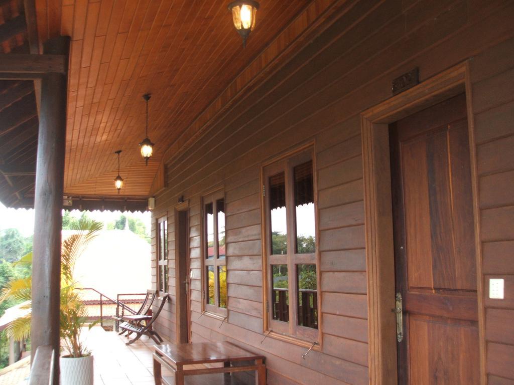 Green Plateau Lodge Banlung Exterior photo