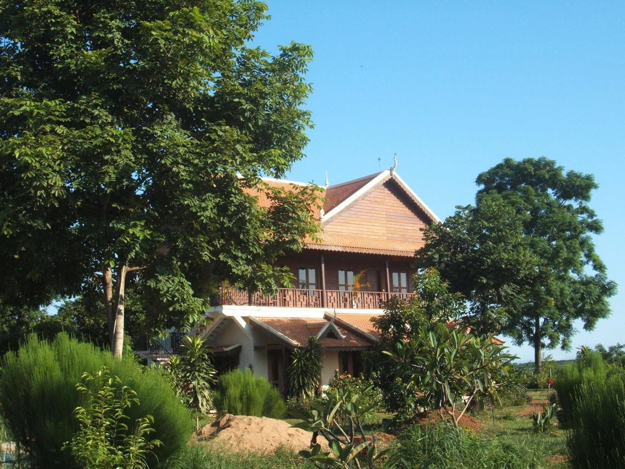 Green Plateau Lodge Banlung Exterior photo